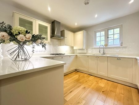 Rosina Court, CM21, Sawbridgeworth - Photo 4