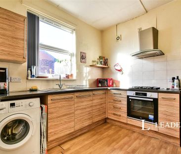 2 bedroom flat to rent - Photo 6