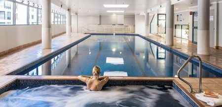 NEWLY RENOVATED - spacious studio apartment - new floorboards to come - Photo 4