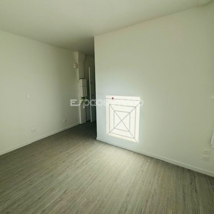 Location Appartement 1 pièce 17m² LE GRAND QUEVILLY 76120 - Photo 1