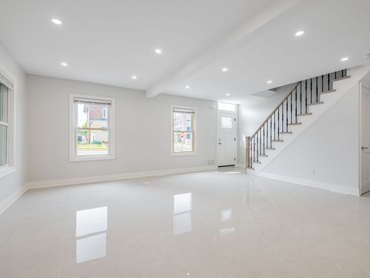 For Lease - 41 Arnold Crescent Unit# #1 (Main), Richmond Hill, Ontario - Photo 1
