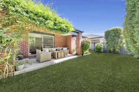 Caution: This House May Cause Excessive Comfort. - Photo 2