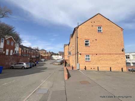 Hartshill House, St. Andrews Square, Stoke-On-Trent, ST4 7GD - Photo 4