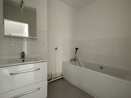 APPARTEMENT LUMINEUX T4 DE 75m2 AU 2ÈME ÉTAGE RÉSIDENCE GEORGES DE LA TOUR - Photo 5