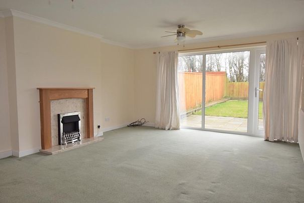 3 bedroom semi-detached house to rent - Photo 1