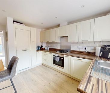 2 bedroom semi-detached house to rent - Photo 4