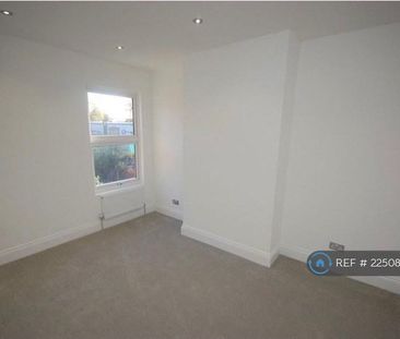 2 bedroom semi-detached house to rent - Photo 5