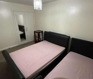 Old Manor Road, Southall, UB2 - Photo 3