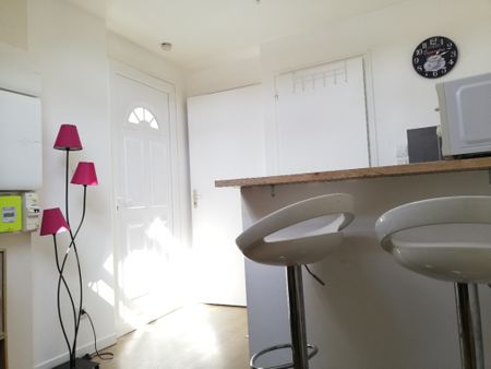 Location Appartement 2 pièces 10m² - Photo 2