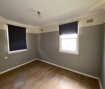 Large Entertaining Area - Photo 2
