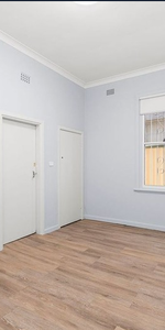 Freshly Updated 4-Bedroom Family Home in Marrickville - Photo 3