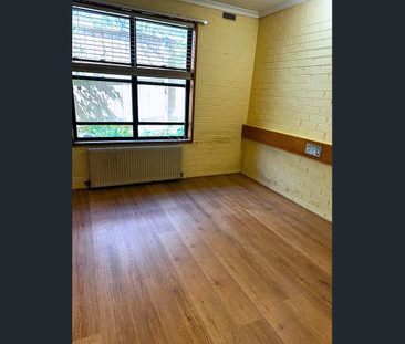 Private Ensuite Room Available Now in Prime Studley Park, Kew! - Photo 5 | Rentumo