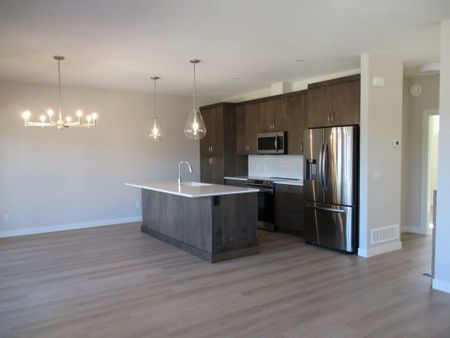 Executive 3bed 3bath Duplex; Mezzo – Available Now - Photo 5