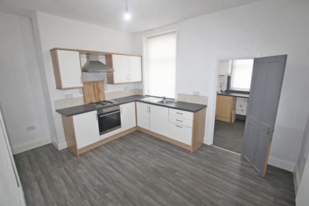 2 bedroom terraced house to rent - Photo 4
