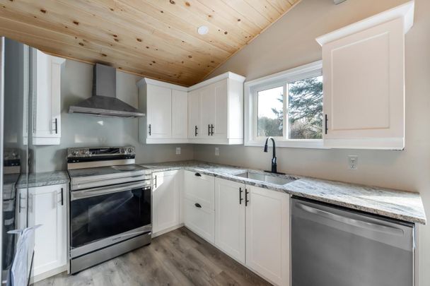 For Lease - 122 Mcgill Drive, Kawartha Lakes, Ontario - Photo 1