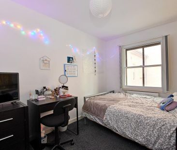 4 bedroom flat to rent - Photo 4