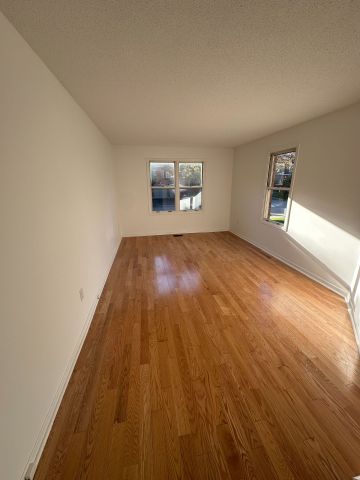 For Lease - 27 Thornbury Circle, Vaughan, Ontario - Photo 4