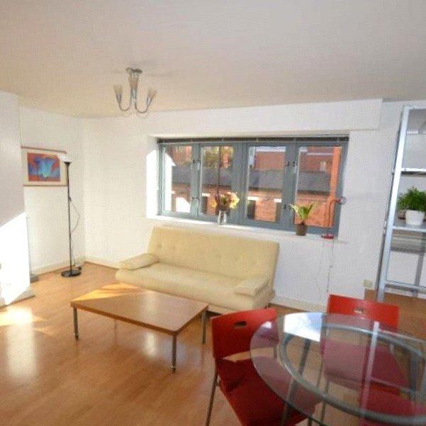 1 bedroom flat to rent - Photo 1