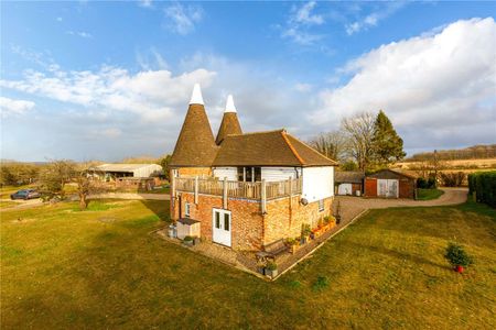 Beautifully converted Oast House near to the village of Brenchley - Photo 2