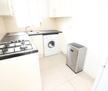 3 bedroom terraced house to rent - Photo 6