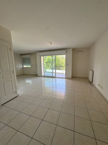 Location Appartement 3 pièces 68m² ST RAMBERT D ALBON 26140 - Photo 2