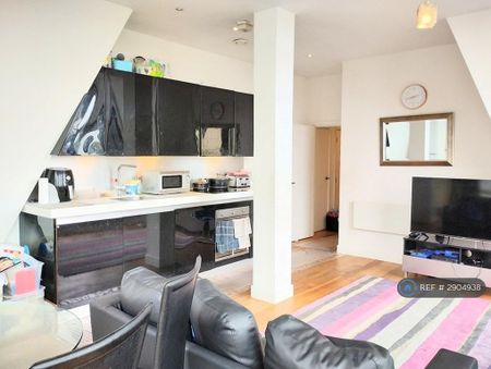 2 bedroom flat to rent - Photo 5