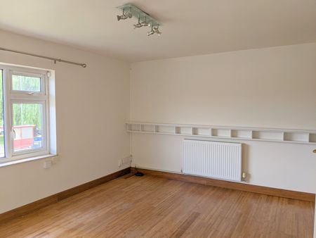 Immaculate one bedroom apartment to let in Northampton - Photo 3