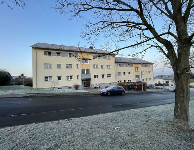 Erdgeschosswohnung mit Balkon zum Wohlfühlen - Photo 1