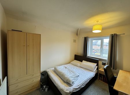 Cromer Street, Burton Stone Lane - P1178 - Photo 4