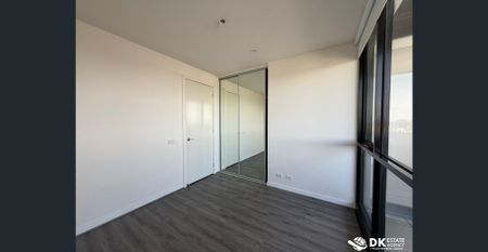 CONVENIENT LIVING IN THE HEART OF SUNSHINE - Photo 3
