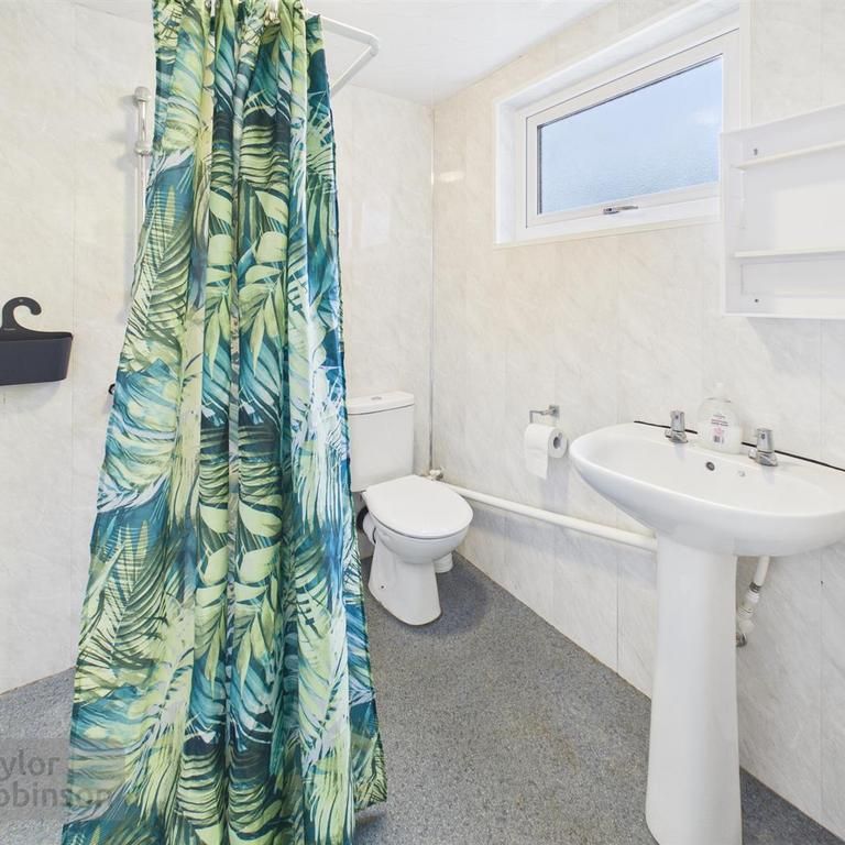 3 bedroom house to rent - Photo 1