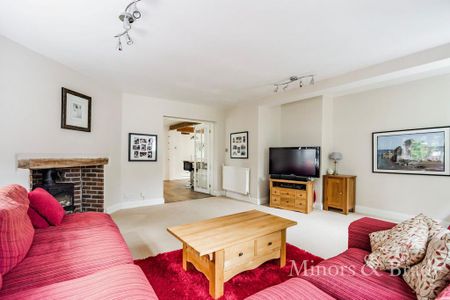5 bedroom detached house to rent - Photo 2