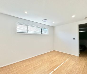 19 Bayhorse Avenue, Carnes Hill, NSW 2171 - Photo 3