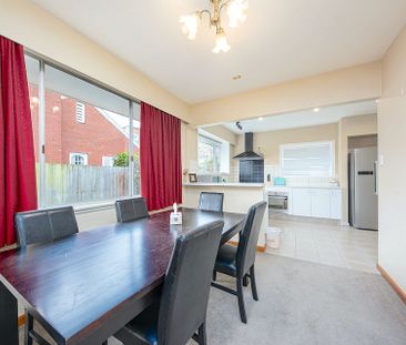 Spacious home in well sought after location. - Photo 6