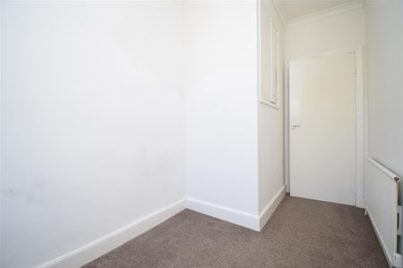 Denby Dale Road West, Calder Grove, Wakefield - Photo 2