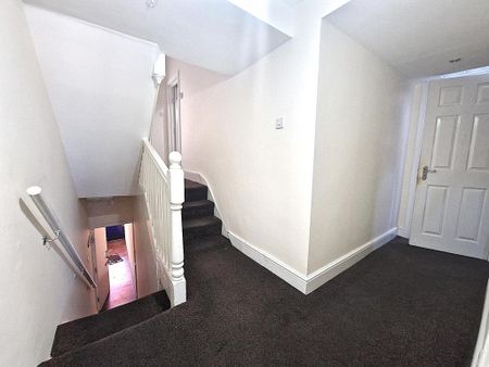 4 bedroom maisonette to rent - Photo 2