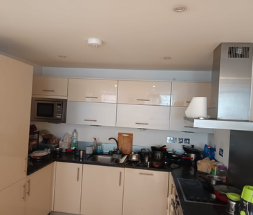 1 bedroom in a house share to rent - Photo 3