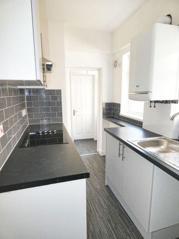 3 bedroom terraced house to rent - Photo 4