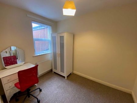 36 Hillfoot Street, Belfast, BT4 1PR - Photo 3