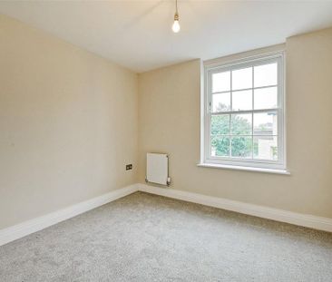 3 bedroom apartment to rent - Photo 2