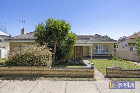 Convenient Home Near Bendigo CBD - Photo 5