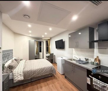 Studio to rent - Photo 3