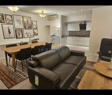 Alba Iulia | 4 Camere | Centrala | Balcon | Parcare | X2 Bai | - Photo 1