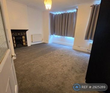 4 bedroom semi-detached house to rent - Photo 1
