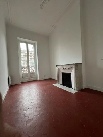 Location Appartement 3 pièces 65m² MARSEILLE 6ème - Photo 3