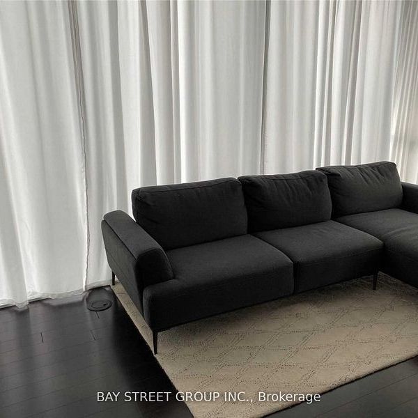 For Lease - 15 Grenville Street Unit# 710, Toronto, Ontario - Photo 1