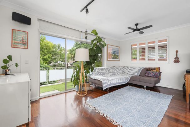 Air-Conditioned Sunbathed North Facing Lifestyle Property - Photo 1