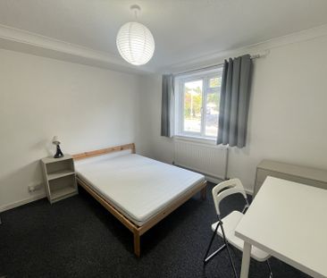 Boslowick Court, Falmouth - Photo 2