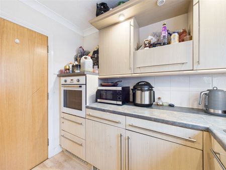 Pinkers Mead, Emersons Green, Bristol, BS16 - Photo 5