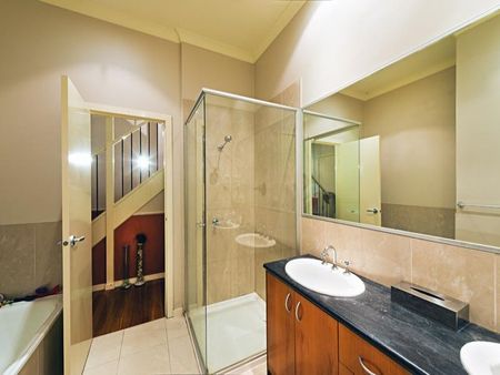 29 Park Drive, Clifton Hill VIC 3068 - Photo 5